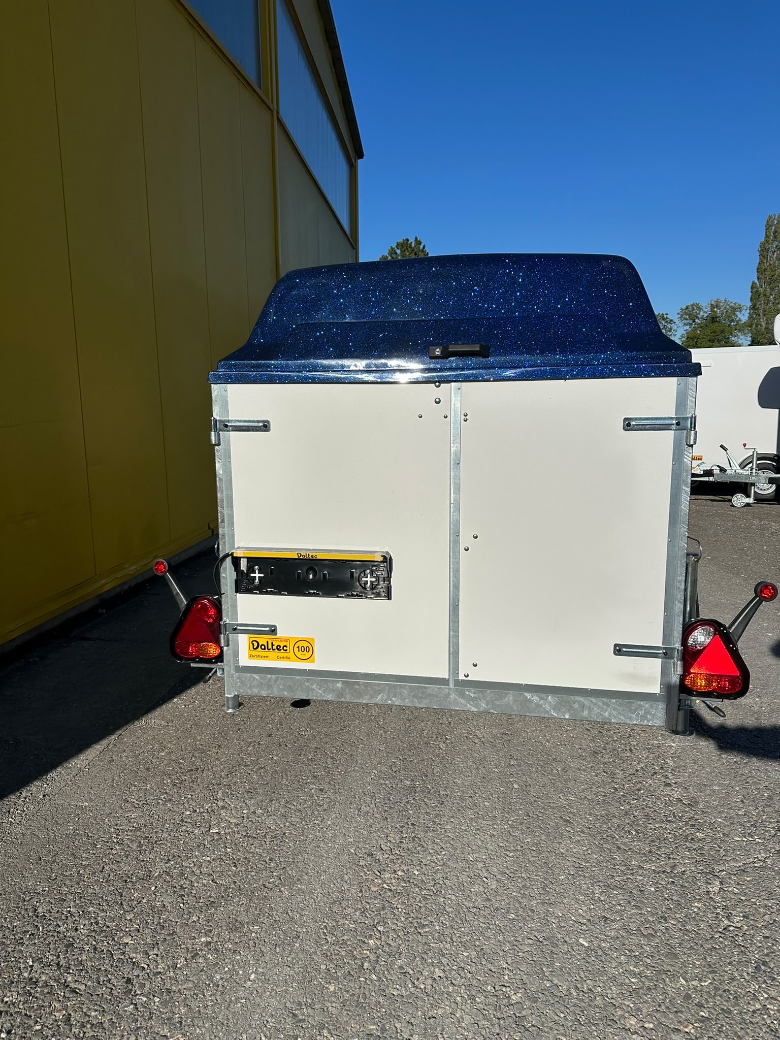 933e02af-3cd9-4fba-85cc-f5afd983c453