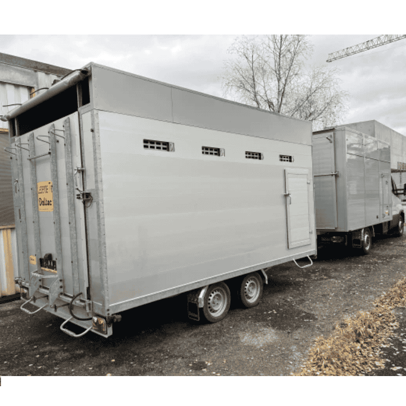 Anhängerzug Viehaufbau