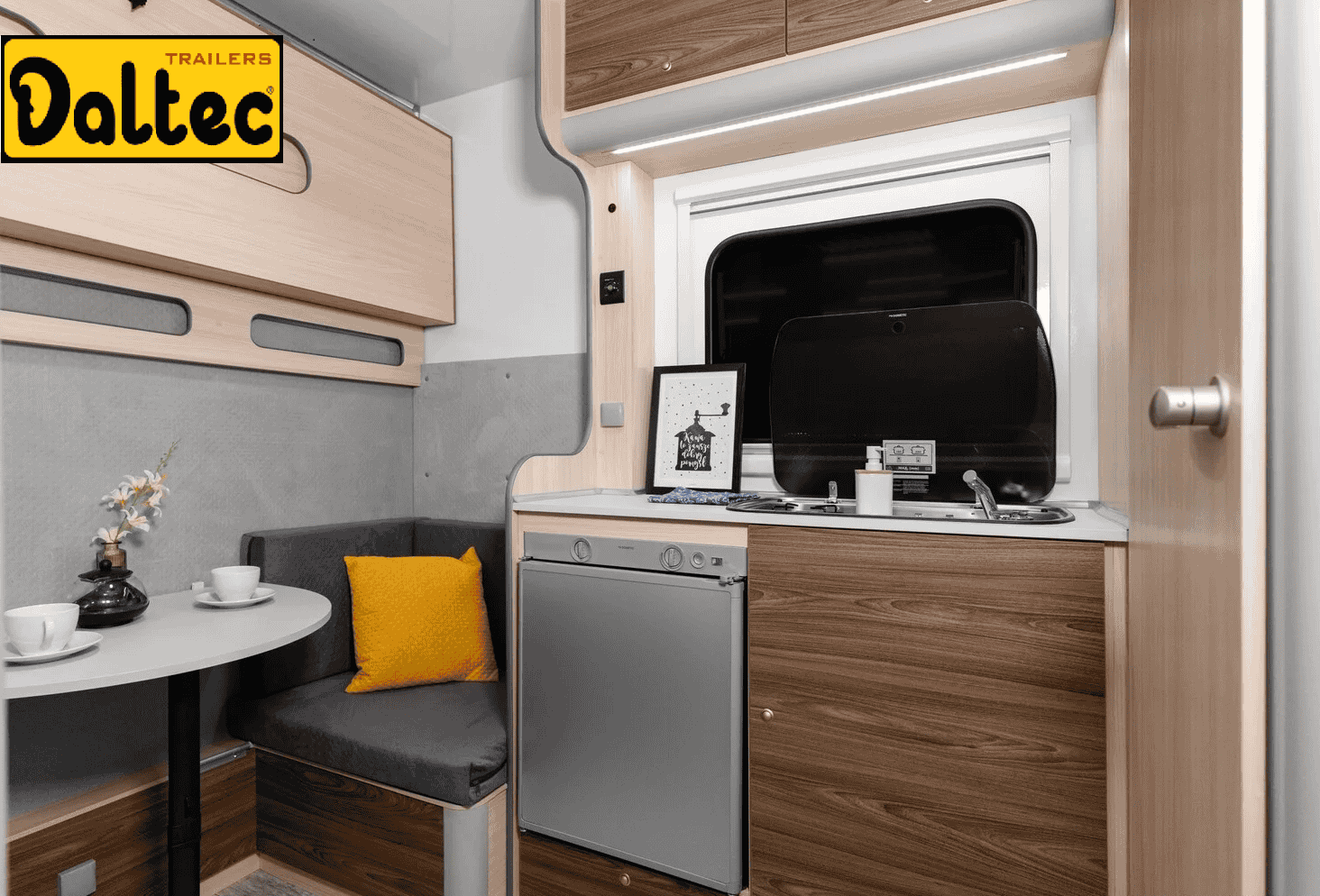 tomplan-midi-sport-wohnwagen-tfs-550t00-sc-mit-flu (6)