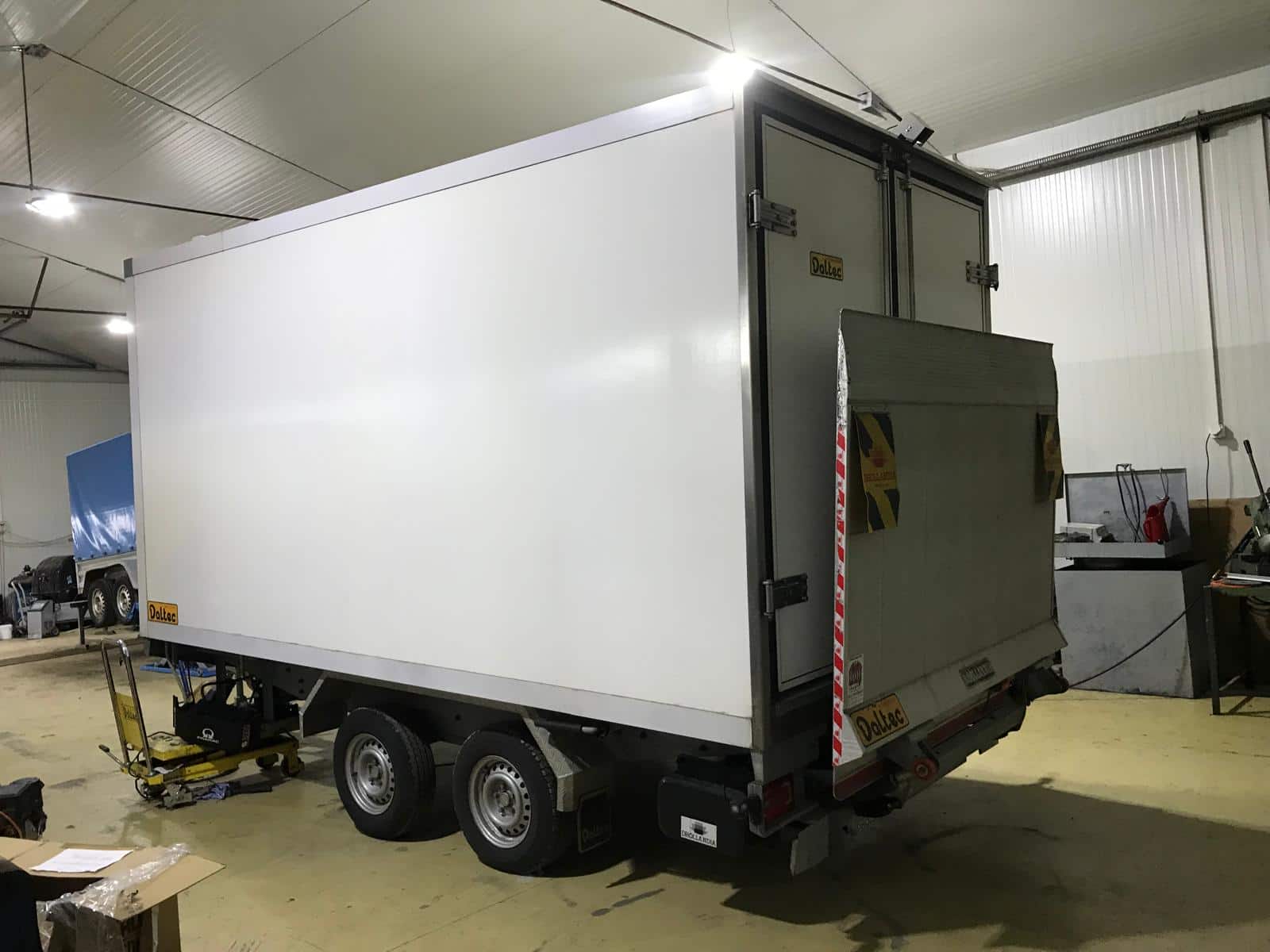 Anhängerzug Tiefkühltransport 3,5+3,5to (8)