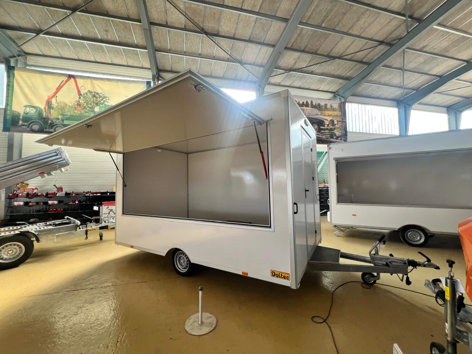 Verkaufsanhänger Foodtruck Koffer ller (2)