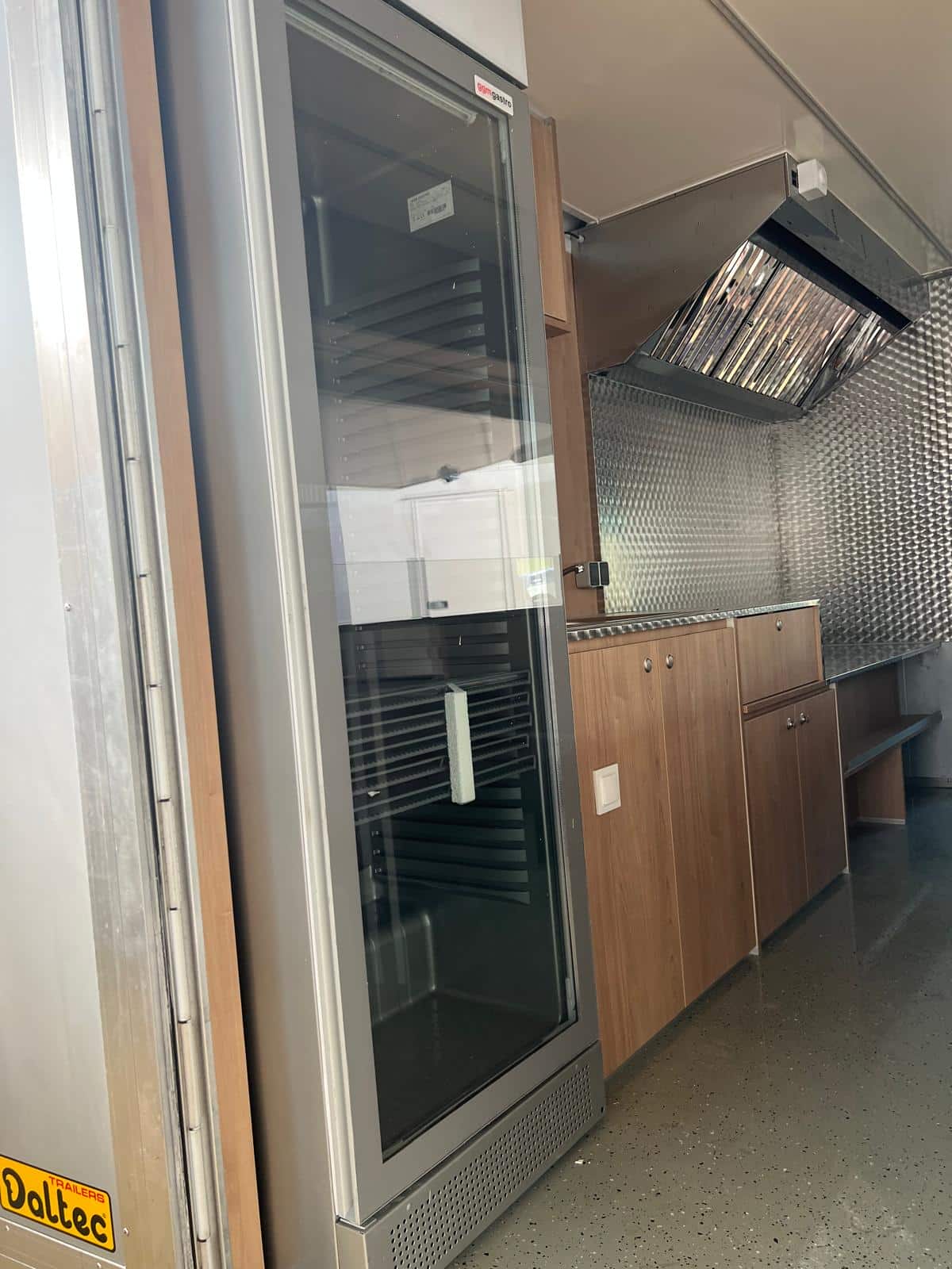 Foodtruck mit Paketdienst3