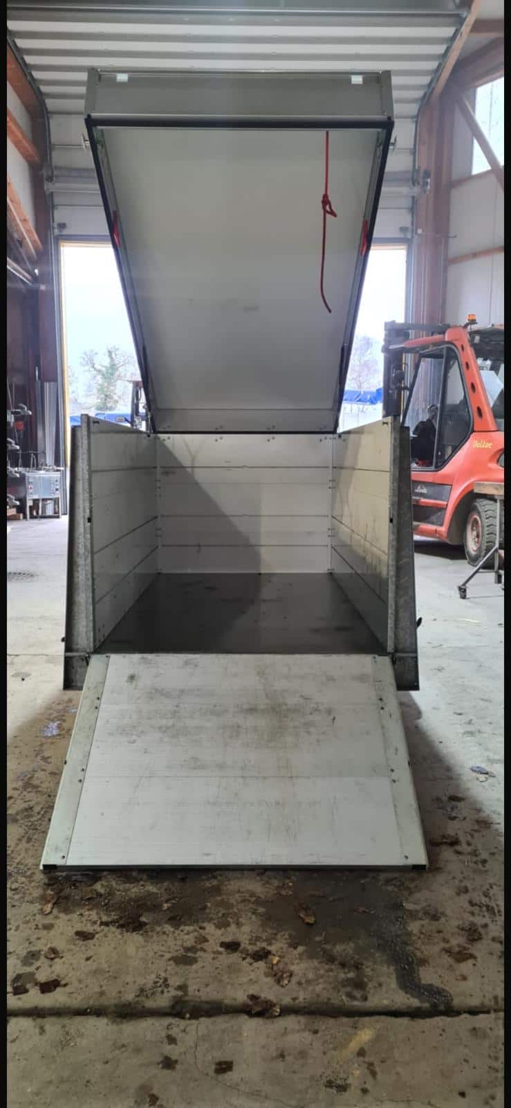 Alukoffer Anhänger mit Klappdeckel (8)