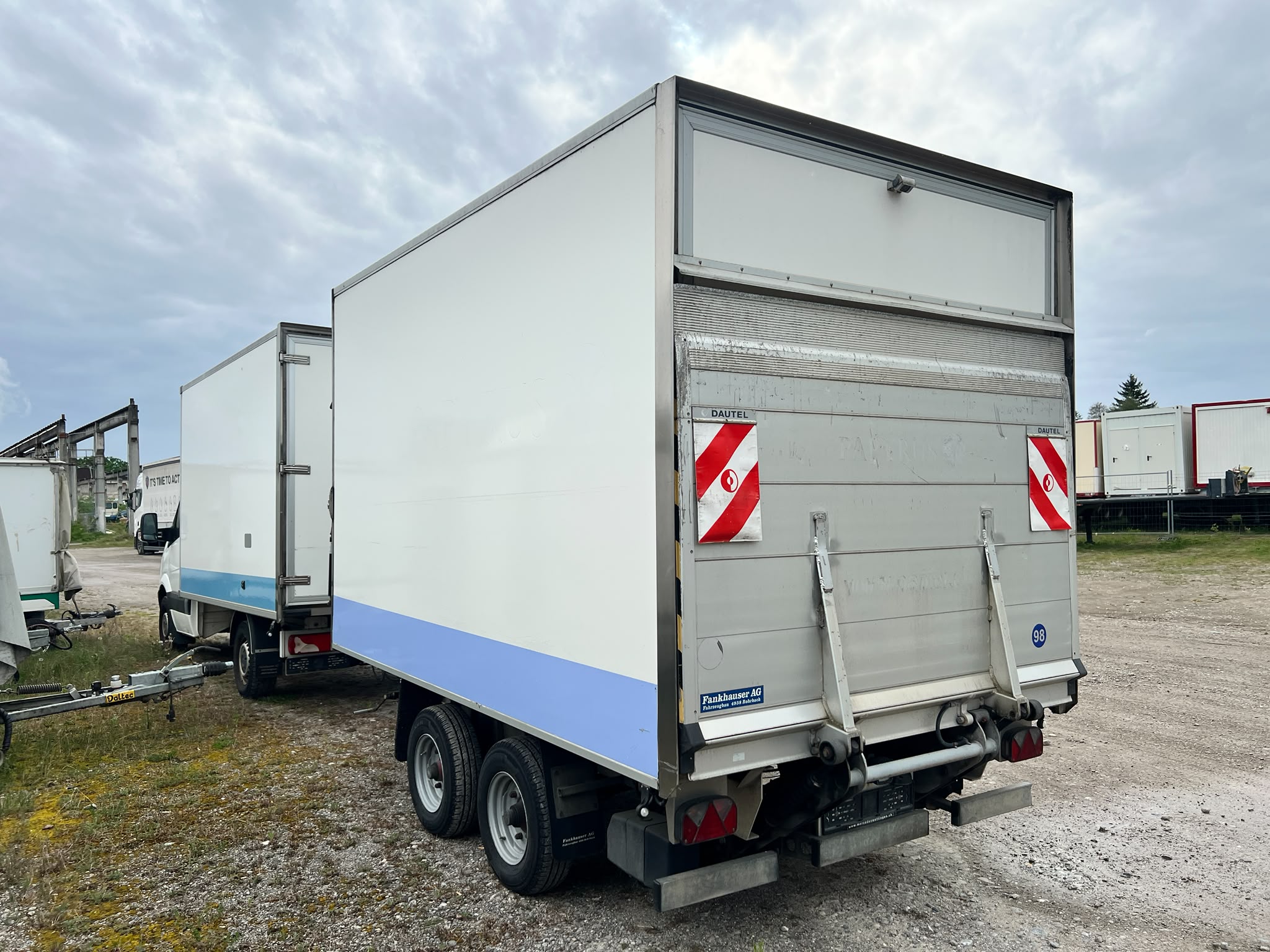 Mercedes Benz 316 BT weiss blau (12)