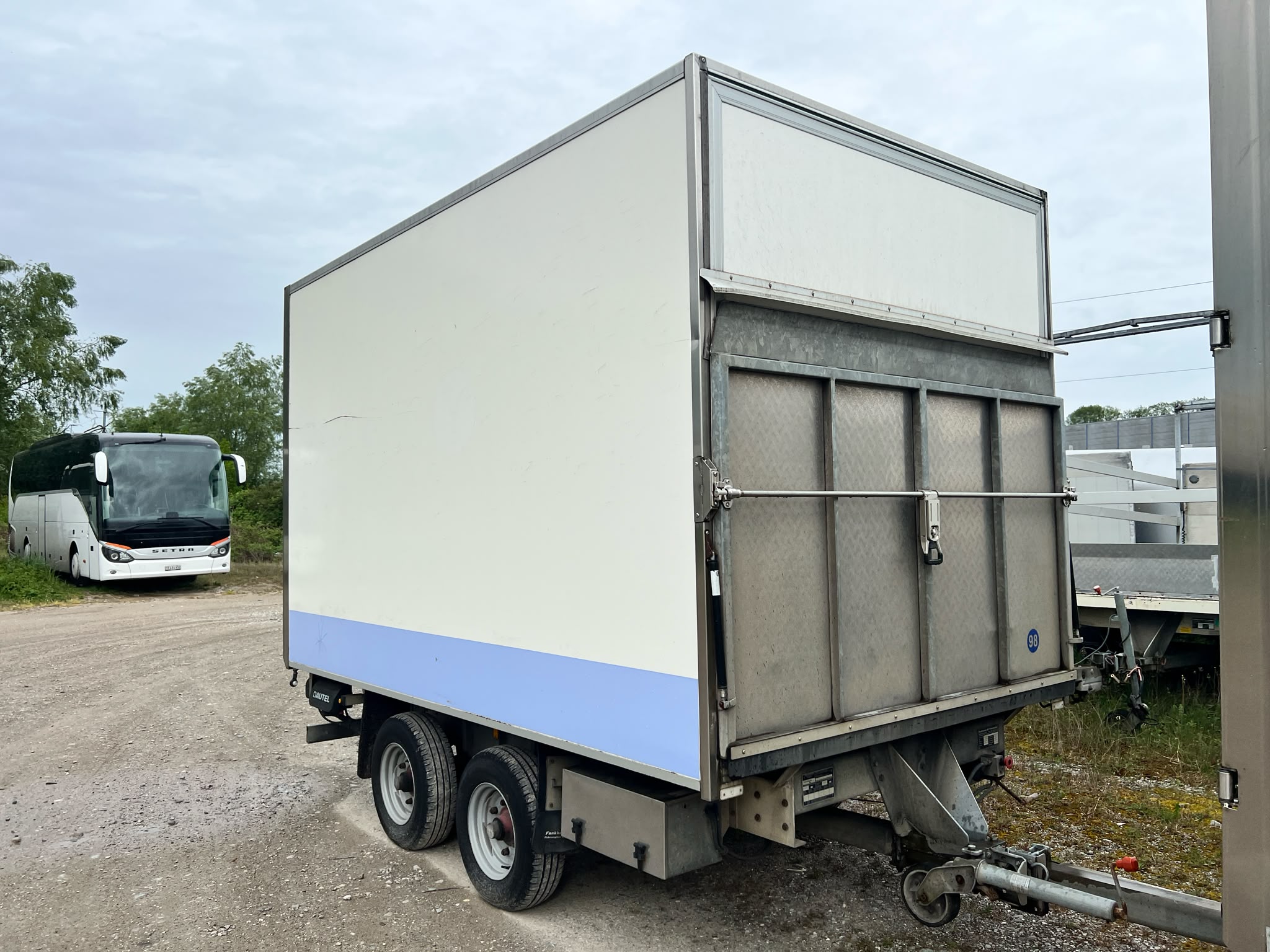 Mercedes Benz 316 BT weiss blau (8)