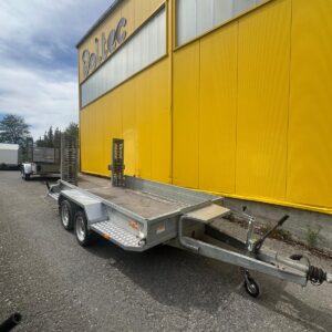 Baumaschinen Transporter Saris C3500