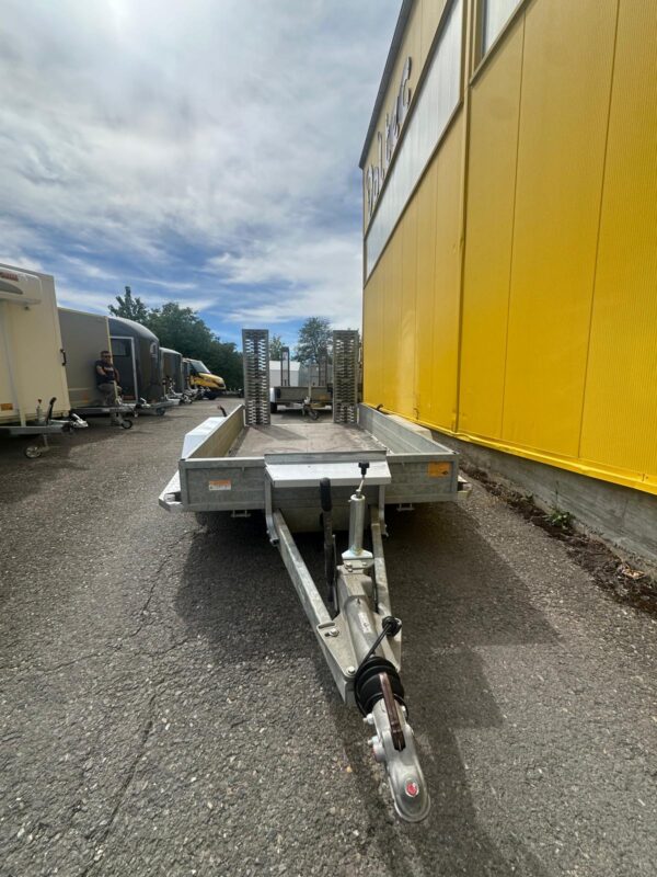 Baumaschinen Transporter Saris C3500